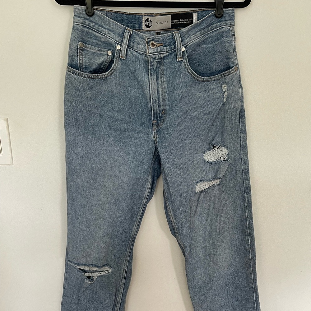 LEVIS SILVERTAB BAGGY 94 Jeans Size 28 (WAIST MEASURES 15 Flat) DISTRESSED